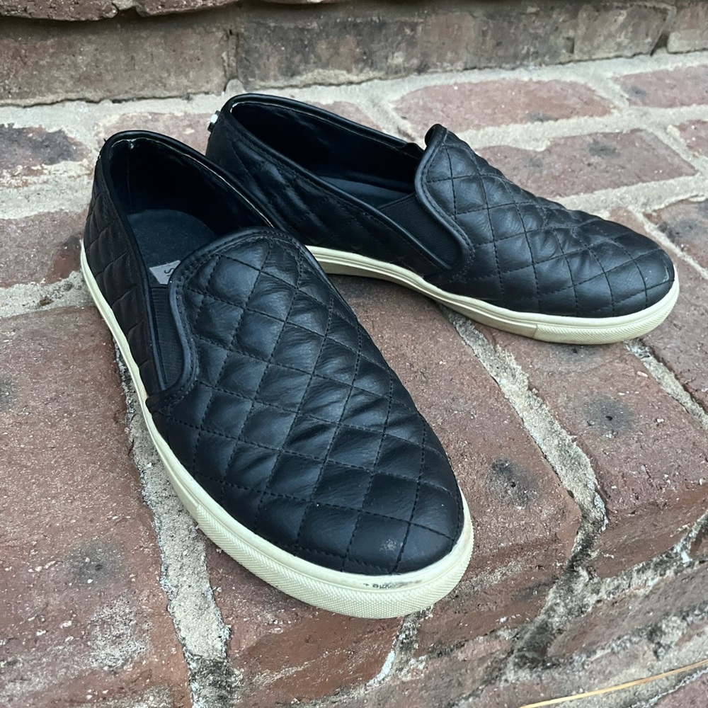 Steve Madden Women’s Eccentrcq Slip On Sneaker Black Quilted Size 8